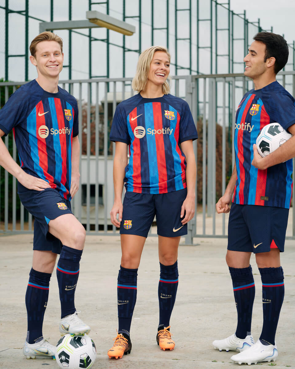 barcelona 2022 23 kit.jpg